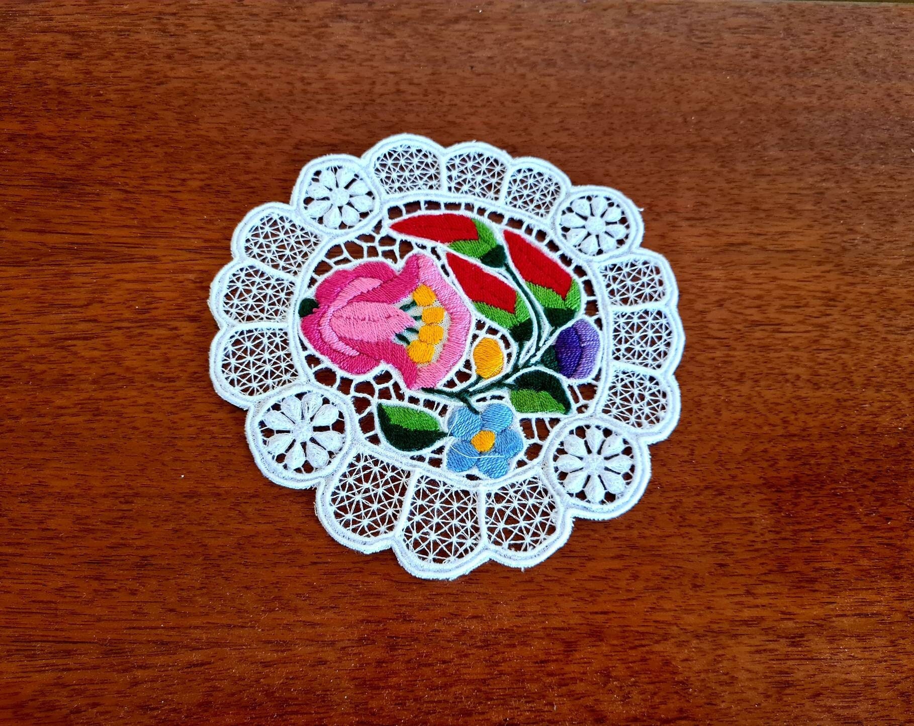 Hungarian Traditional Kalocsa doily, cutwork 6", Hungarian hand embroidered richelieu, high quality handmade