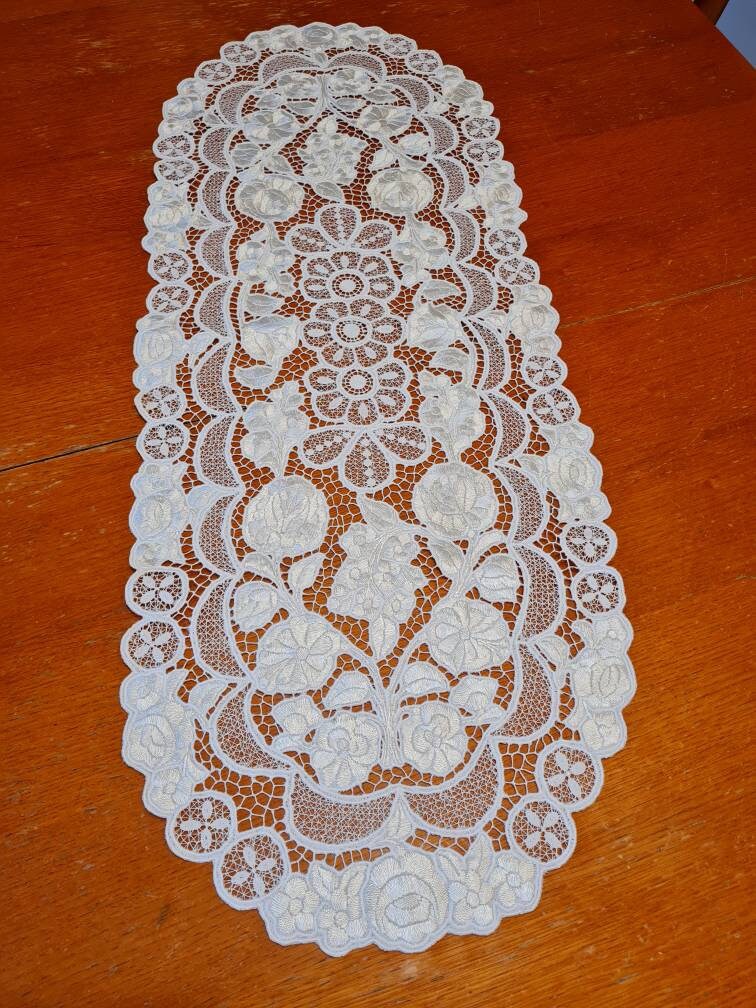 ハンガリーのカロチャ手刺繍テーブルランナー、花柄リネン - Etsy 日本