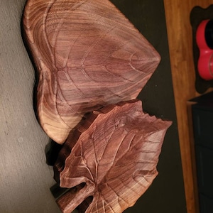 Walnut Leaf Trinket Bowl: Carved Wood Jewelry Holder
