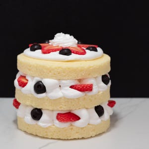 Fake Triple Layer Vanilla and Berry Cake