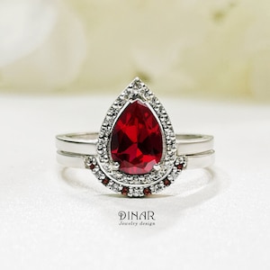 18k Bridal set pear cut red garnet white diamonds wedding rings set teardrop halo engagement ring curved diamonds half eternity matching set