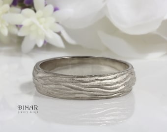 Anello a fascia in corteccia di legno d'argento da uomo, anello in corteccia d'albero da matrimonio da donna in argento sterling strutturato con rami rustici con venature del legno