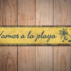 Vamos a la playa - Strandskylt - Stranddekor - Strandhusskylt - Strandhusdekor - Skylt i vintagestil - Rustik metallskylt av premiumkvalitet bild 3