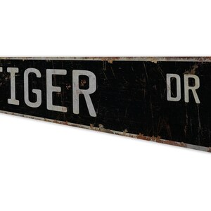 Tigre - Letrero de tigre - Decoración de tigre - Amante del tigre - Letrero de calle personalizado - Decoración de calle personalizada - Letrero de metal rústico de primera calidad imagen 8