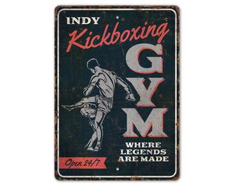 Znak na siłownię Kickboxing - Znak na siłownię - Dekoracja klubu fitness - Prezent dla miłośnika kickboxingu - Znak w stylu vintage - Rustykalny metalowy znak najwyższej jakości
