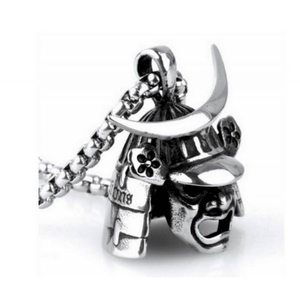 Superbe Pendentif en Acier Tête de Samouraï et Son Casque avec Chaîne Serpent