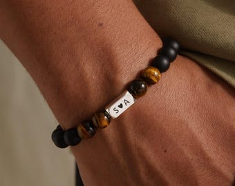 Initiaal armband voor mannen, aangepaste naam kralenarmband, herenarmband met kinderinitialen, valentijnscadeau voor man, aangepaste herensieraden
