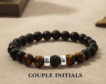 Beginletterarmband voor mannen, gepersonaliseerde armband voor hem, valentijnscadeau voor vriend, kralenarmband heren, gegraveerde eerste armband