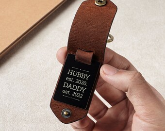 Dad Est 2022 Keychain, Leather Gift from Baby, Engraved Leather Keychain for Daddy, First Time Dad Gift, Baby Shower Gift