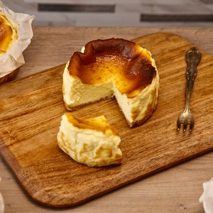 4&quot; Vanilla Burnt Basque Cheesecakes