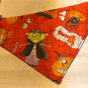 Cartoon Halloween Over The Collar Style Dog/Cat Bandana