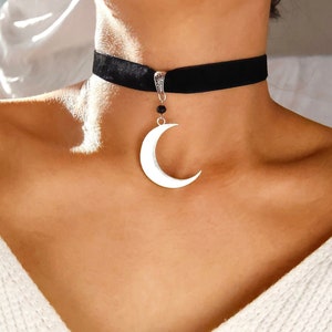 Crescent moon choker forever 21 online