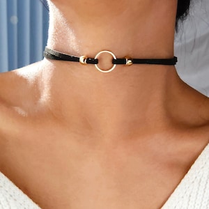 schlichtes schwarzes Wildleder Halsband, feines schwarzes Wildleder Samt Halsband, romantisches, elegantes Geschenk für sie, gold silber Einzelring, niedlich alt