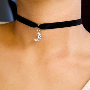 velvet moon choker / black velvet choker moon charm / silver moon choker / witch choker / black choker with moon / crescent moon choker/gift