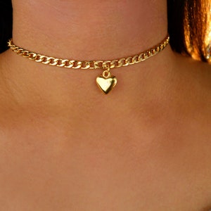 gold heart curb link choker / gold heart choker necklace / chunky heart choker/heart locket necklace/heart charm necklace gold/heart pendant