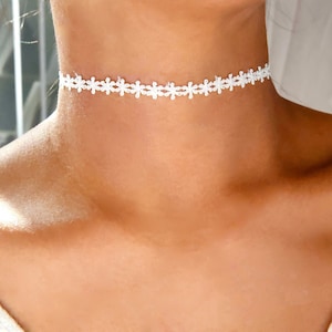 VARIOUS white daisy lace choker, dainty white floral lace, thin white flower choker, flower girl white choker, girls choker bridesmaids