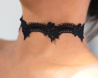 Black Lace Choker: Victorian Style Floral Lace Drape Chokers in Black, White