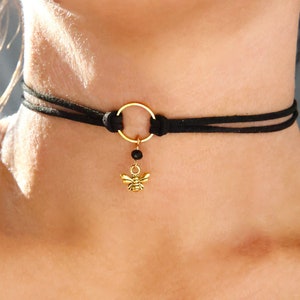 zierlicher Motte Choker / Wildleder Choker / schwarzes Wildleder Choker / Glücksbringer / Glücksbringer Geschenk / Glücksbringer Geschenk