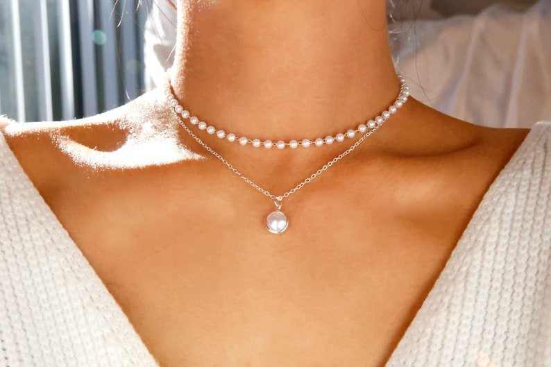 Perlen-Halsketten-Set / goldene Perlenkette geschichtet / silberne Perlenkette geschichtet / Brautjungfern-Perlenkette / Brautjungfern-Perle Bild 1