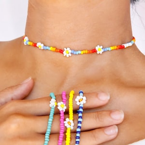 various beaded flower chokers, rainbow seed bead floral daisy choker pink blue yellow green multicolor necklace friend group gift, cute y2k