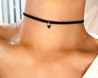 dainty triangle suede choker / thin black choker charm / dainty black choker / thin black velvet choker / simple black choker /