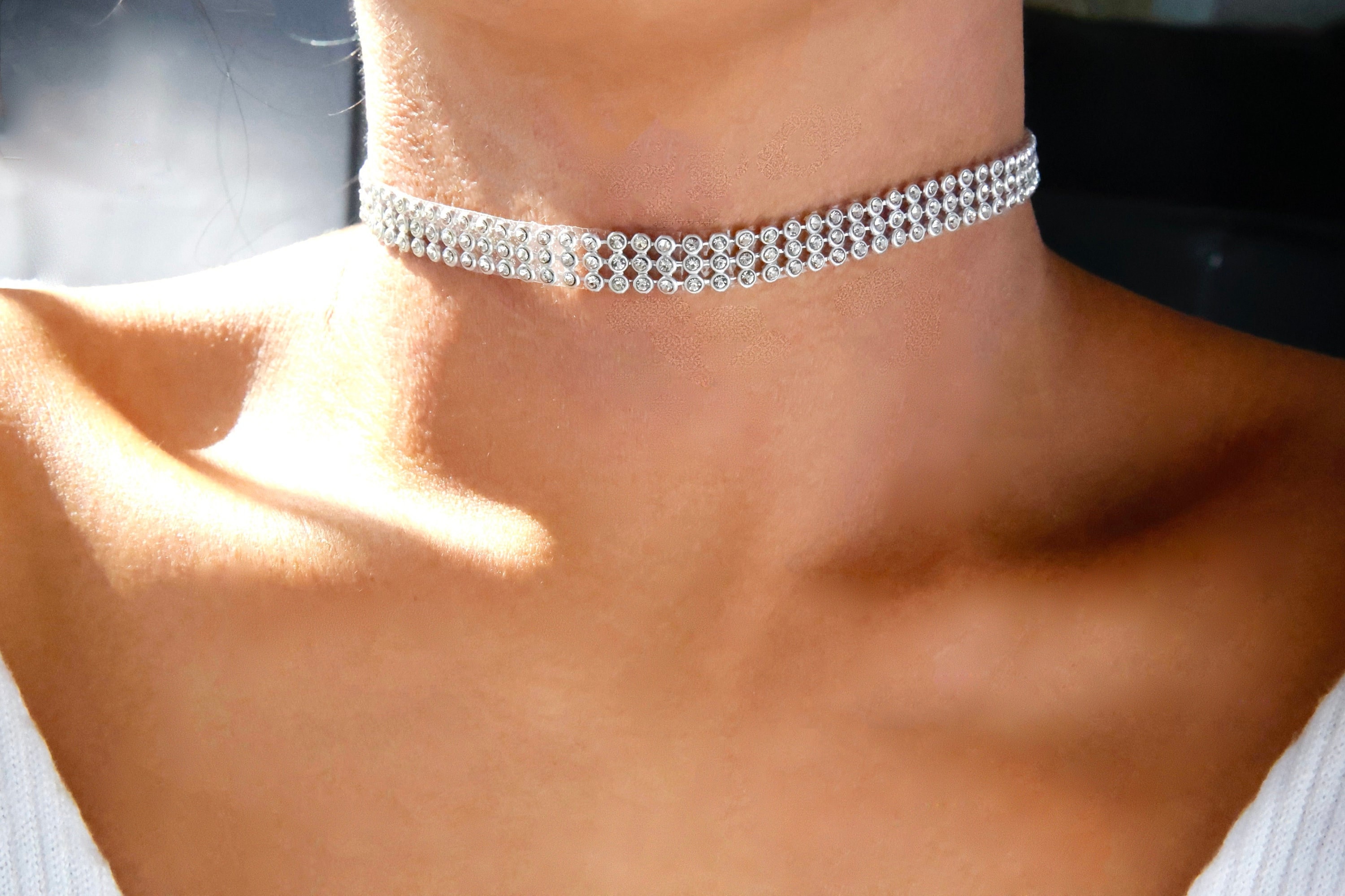 Thick gold diamond choker deals