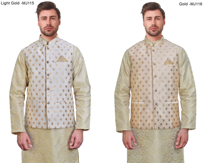 K&ouml;nnte beinhalten: Zwei Herren-Outfits, eines in Hellgold und eines in Gold. Jedes Outfit besteht aus einem lang&auml;rmeligen Hemd, einer Weste mit Muster und einer passenden Hose. Die Westen haben ein Einstecktuch. Der Text "Light Gold -MJ115" und "Gold -MJ116" ist sichtbar.