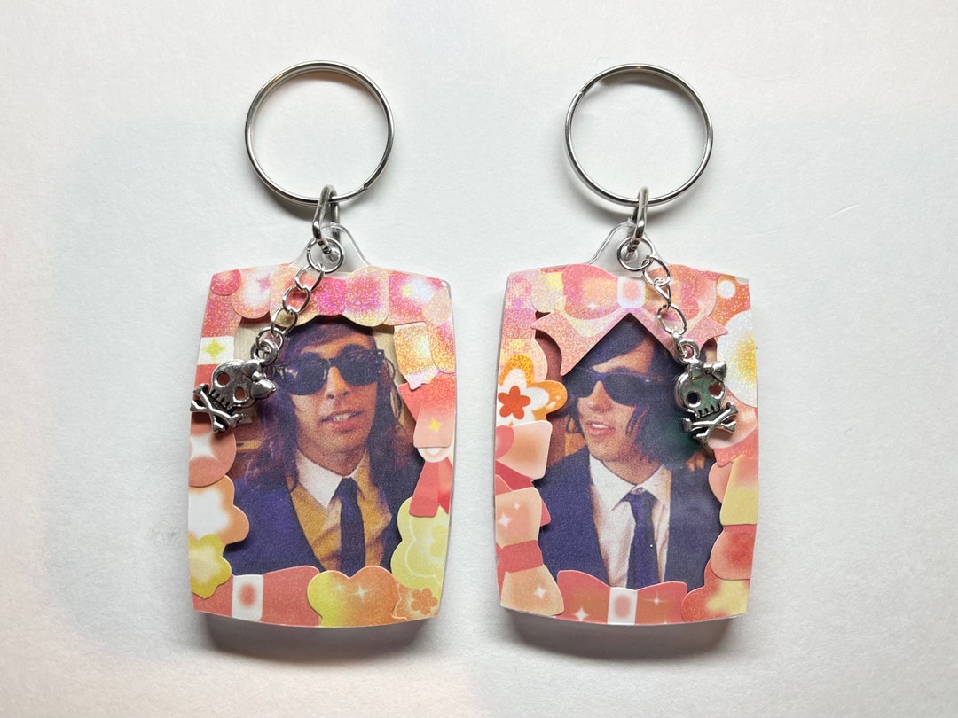 Vic Fuentes Kellin Quinn Pierce the Veil Sleeping With Sirens King for