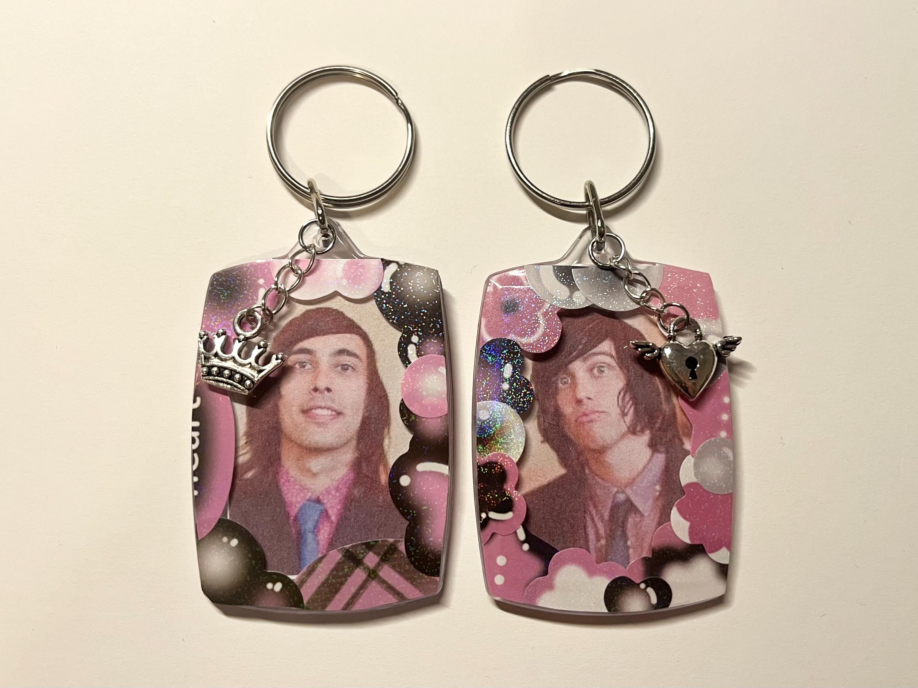 ヴィック・フエンテス、ケリン・クイン、ピアス・ザ・ヴェール、スリーピング・ウィズ・サイレンズ、キング、フォトカード、キーホルダー、両面プリント、2個セット（サイズは商品詳細をご覧ください）  - Etsy 日本, image size:3000x2250