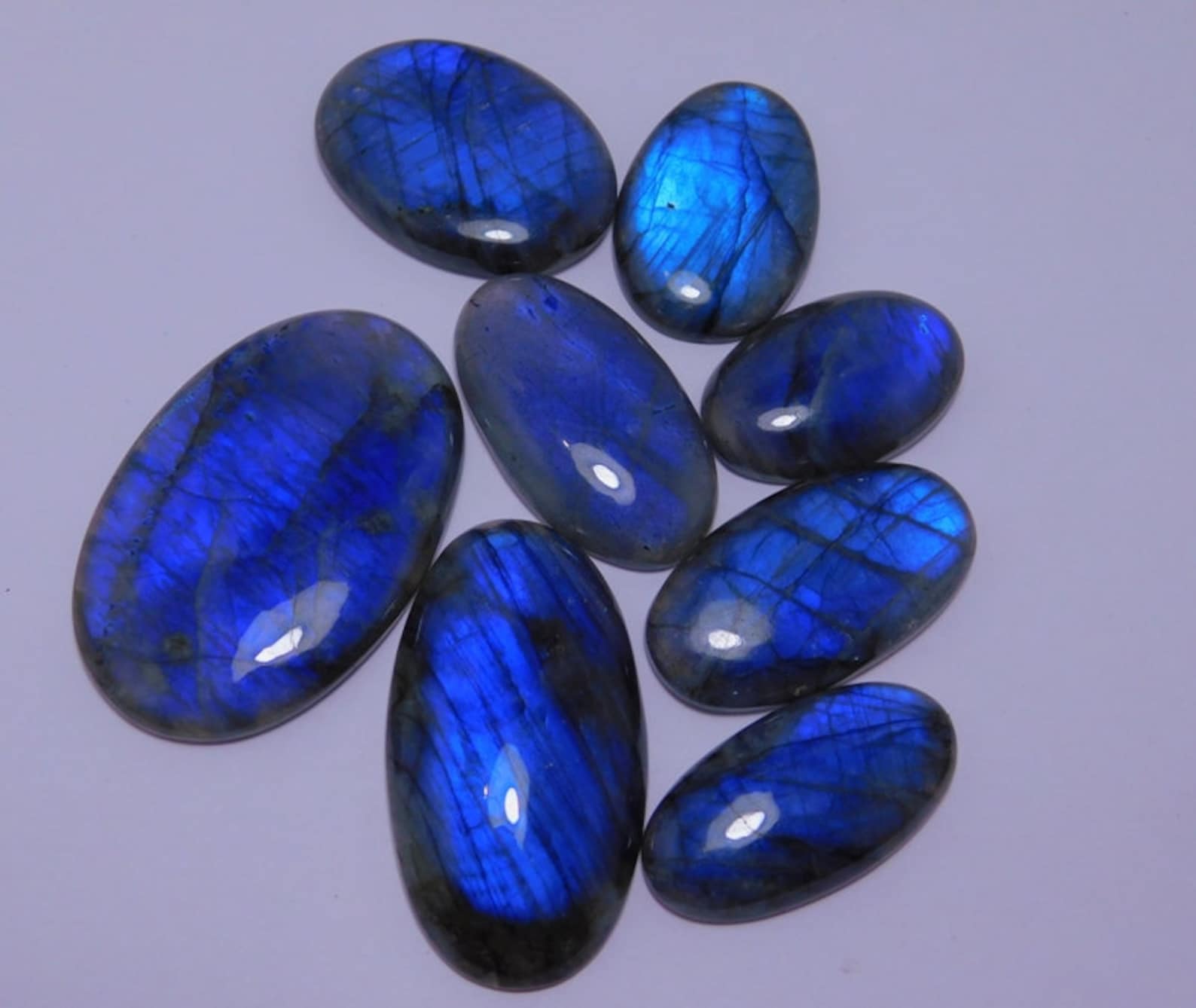 Labradorite • Vertus, Propriétés et Signification de la Pierre • AGLAIA Belgique