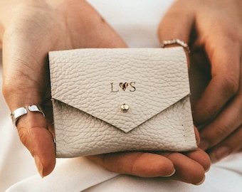 Personalised Leather Jewellery Pouch in black, cream, green and berry. Engagment, wedding or bridesmaid gifts. Small Jewellery Travel Bag.