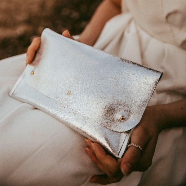 Personalised Silver Leather Clutch Bag, Metallic Evening Bag. Personalised Gift for Bride. Bridesmaid clutch bag set.