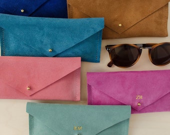 Personalised Suede Glasses Case in Pink, Teal, Blue, Coral, Tan and Mint Green. Reading glasses case or sunglasses pouch.