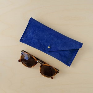 Personalised Suede Glasses Case in Pink, Teal, Blue, Coral, Tan and Mint Green. Reading glasses case or sunglasses pouch. Ultramarine Blue