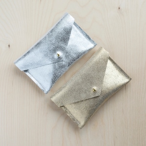 Jeden Tag Geldbeutel in Schimmer Gold, Silber oder Bronze Leder, Umschlag Brieftasche, Goldene Hochzeit Jahrestag Geschenk, personalisierte Brautjungfer Geschenke