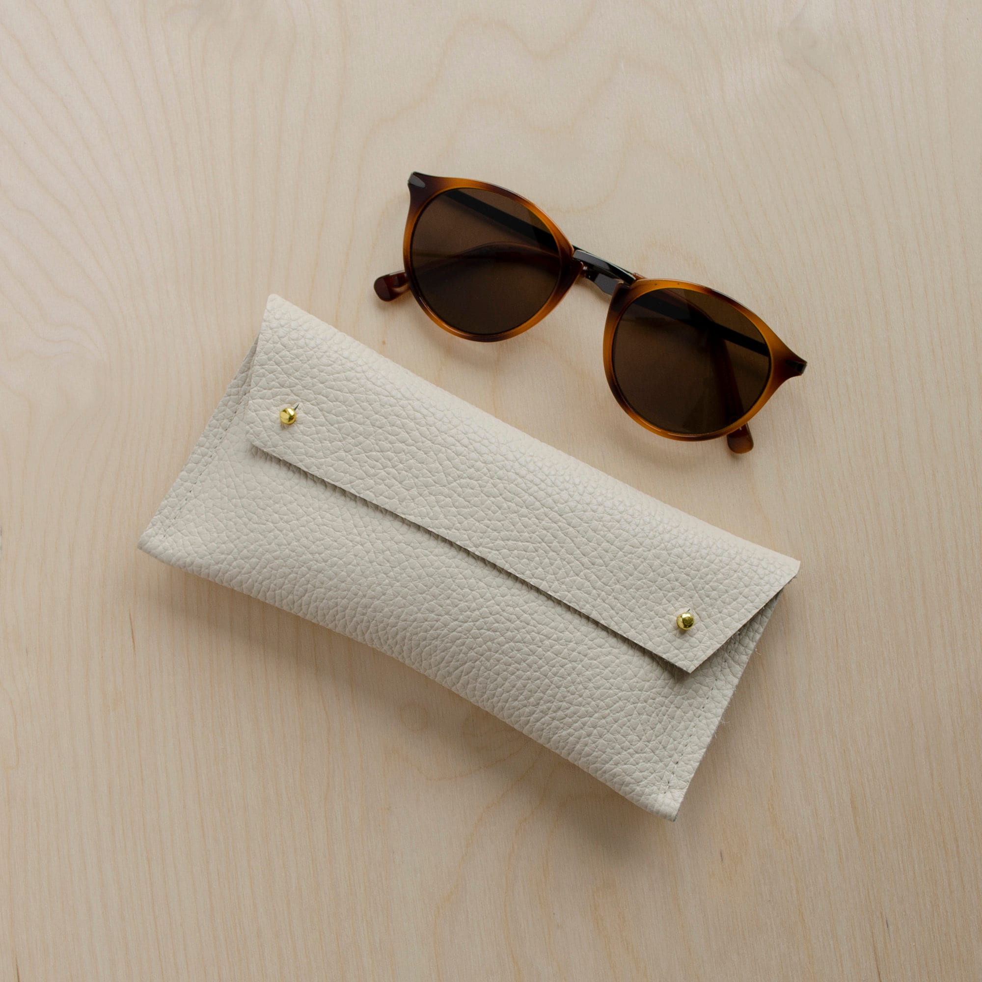Genuine Leather Zipper Eyeglass Pouch Sunglasses Case Soft Pebble Grain Zip Sunglass Case | Full grain leather, protective eyewear  main image 2