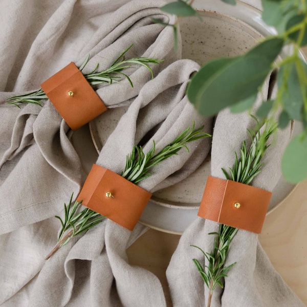 Leather Napkin Ring in Tan Brown Cow Hide for Wedding Table, Alfresco Dining, Outdoor Dining Table Setting