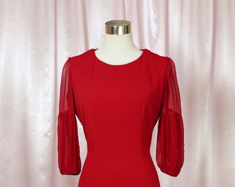 Mini robe rouge des années 90 avec des manches transparentes