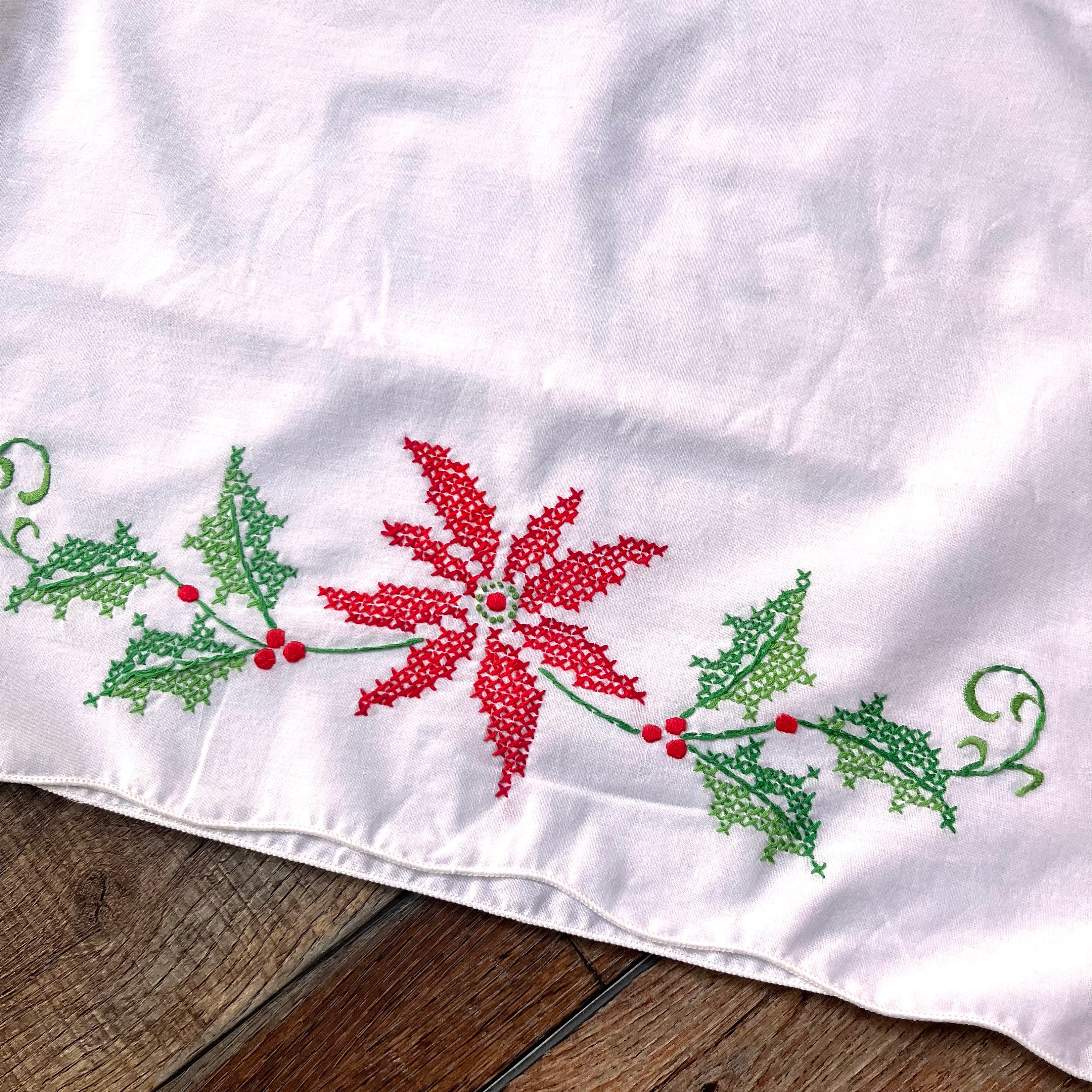 Vintage Hand Embroidered Christmas Cross Stitched POINSETTIA - Etsy Vintage Hand Embroidered Christmas Cross Stitched POINSETTIA - Etsy