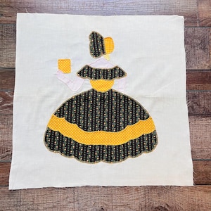 Vintage Sunbonnet Sue Quilt Piece Bundle: Calico Fabric for Crafting