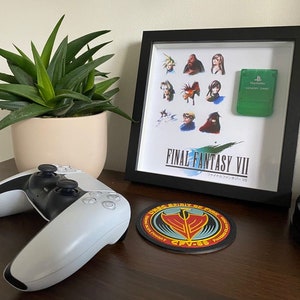 ファイナルファンタジーVII 7 ディスプレイフレームケース + 公式プレイステーション PS1 メモリーカード JRPG ゲーム
