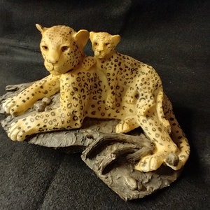 Large Cheetah Statue 