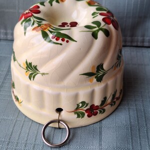 Vintage Ceramic Cranberry/Jello Mold  that was Hand Painted in Portugal forTelaflora