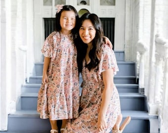 Floral Mommy and Me dresses, Mommy & Me Outfits, Mother Daughter Dresses, Matching dresses, Family Matching Outfits, Mommy and Me Dress