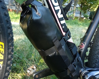Waterproof Bike Frame Bag: PVC Bicycle Travel Accessory (1.5L)