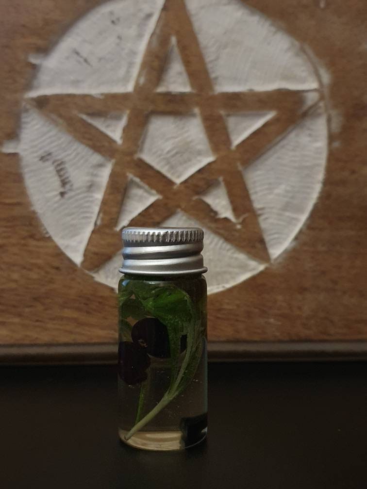 Huile Protection-Wicca-Hoodoo-Rituels