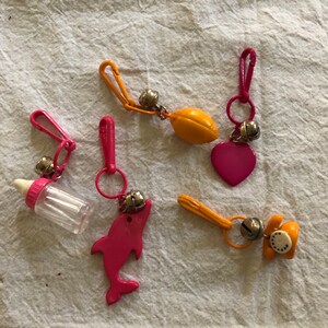 Details about   VTG 80s Plastic Yellow Boxing Gloves Charm & Bell For Clip On Charms Necklace 