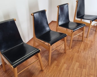 Juego de 4 sillas de comedor de madera y cuero, en espera, Italia, años 80