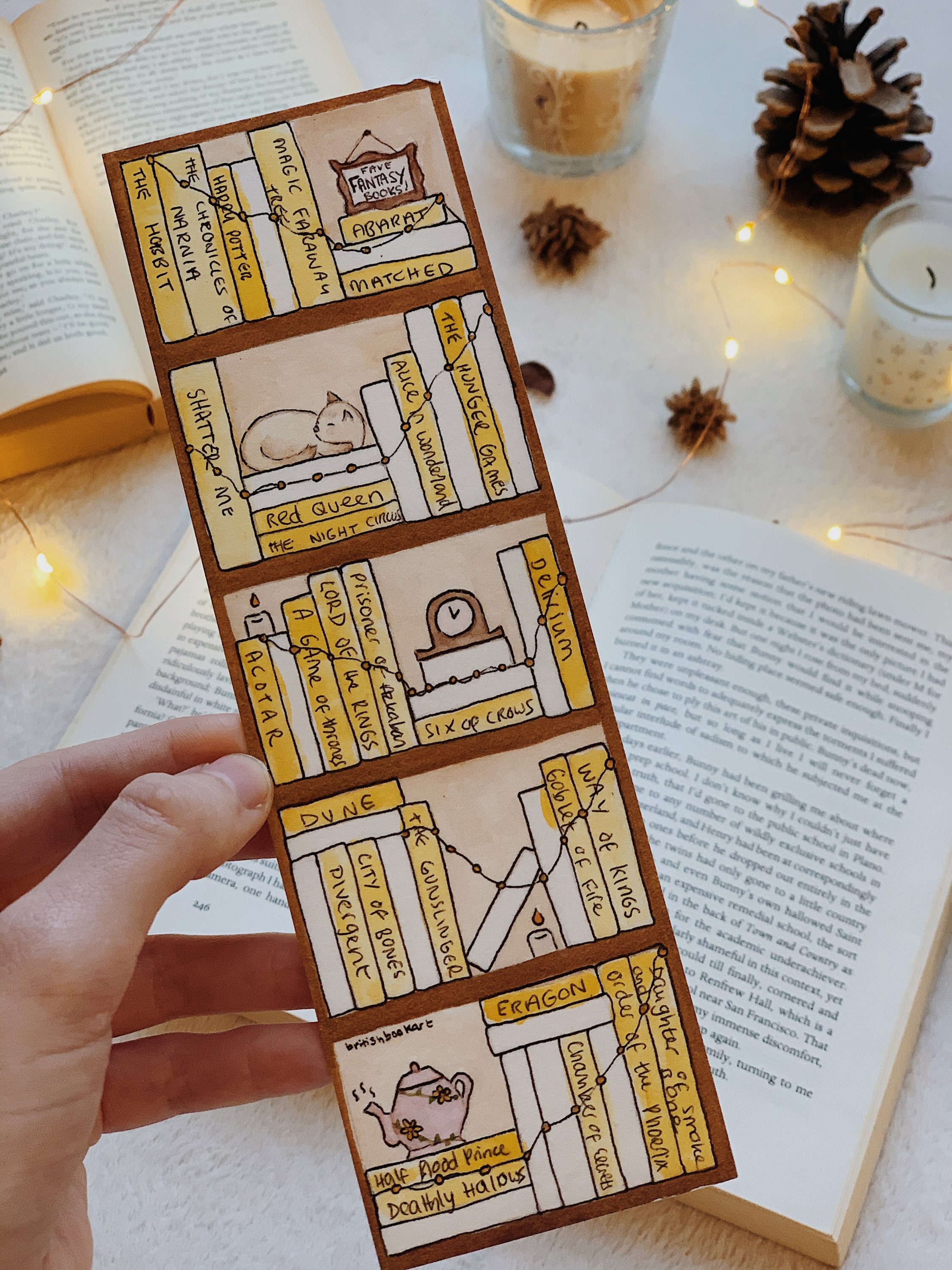 Book-Shaped+Bookmark+Holders+-+Remixed+by+jaymay22.