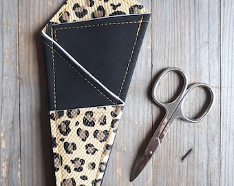 Mini scissor case Leo pattern / scissor bag / storage for scissors / robust protection for scissors / decorative scissor case